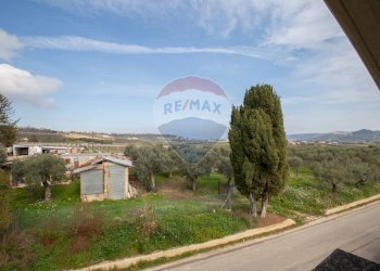 Edificio all\'aperto - Villa Madonna del Rosario
 
16, Ripa Teatina - foto 34