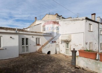 Casa all\'aperto - Villa Gruppo Fronte
 
7, Cappelle sul Tavo - foto 11