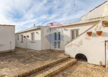 Casa all\'aperto - Villa Gruppo Fronte
 
7, Cappelle sul Tavo - foto 12