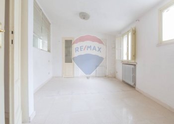 Stanza vuota - Villa Gruppo Fronte
 
7, Cappelle sul Tavo - foto 42