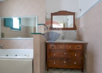 Bagno - Villa Gruppo Fronte
 
7, Cappelle sul Tavo - foto 45