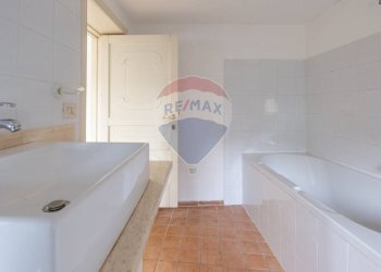 Bagno - Villa Gruppo Fronte
 
7, Cappelle sul Tavo - foto 53