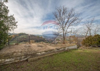 Vista delle montagne - Villa Gruppo Fronte
 
7, Cappelle sul Tavo - foto 54