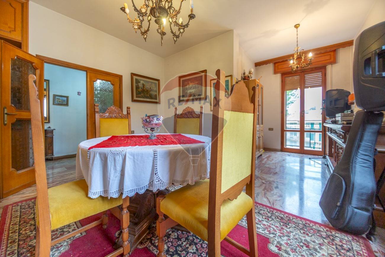 Sala da pranzo - Trilocale Via Martiri Angolani
 
46, Loreto Aprutino - foto 3