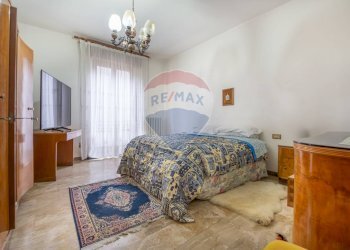 Camera / camera da letto - Appartamento Via Martiri Angolani
 
46, Loreto Aprutino - foto 12