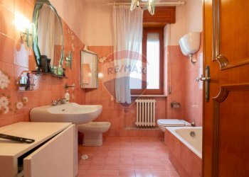 Bagno - Appartamento Via Martiri Angolani
 
46, Loreto Aprutino - foto 13