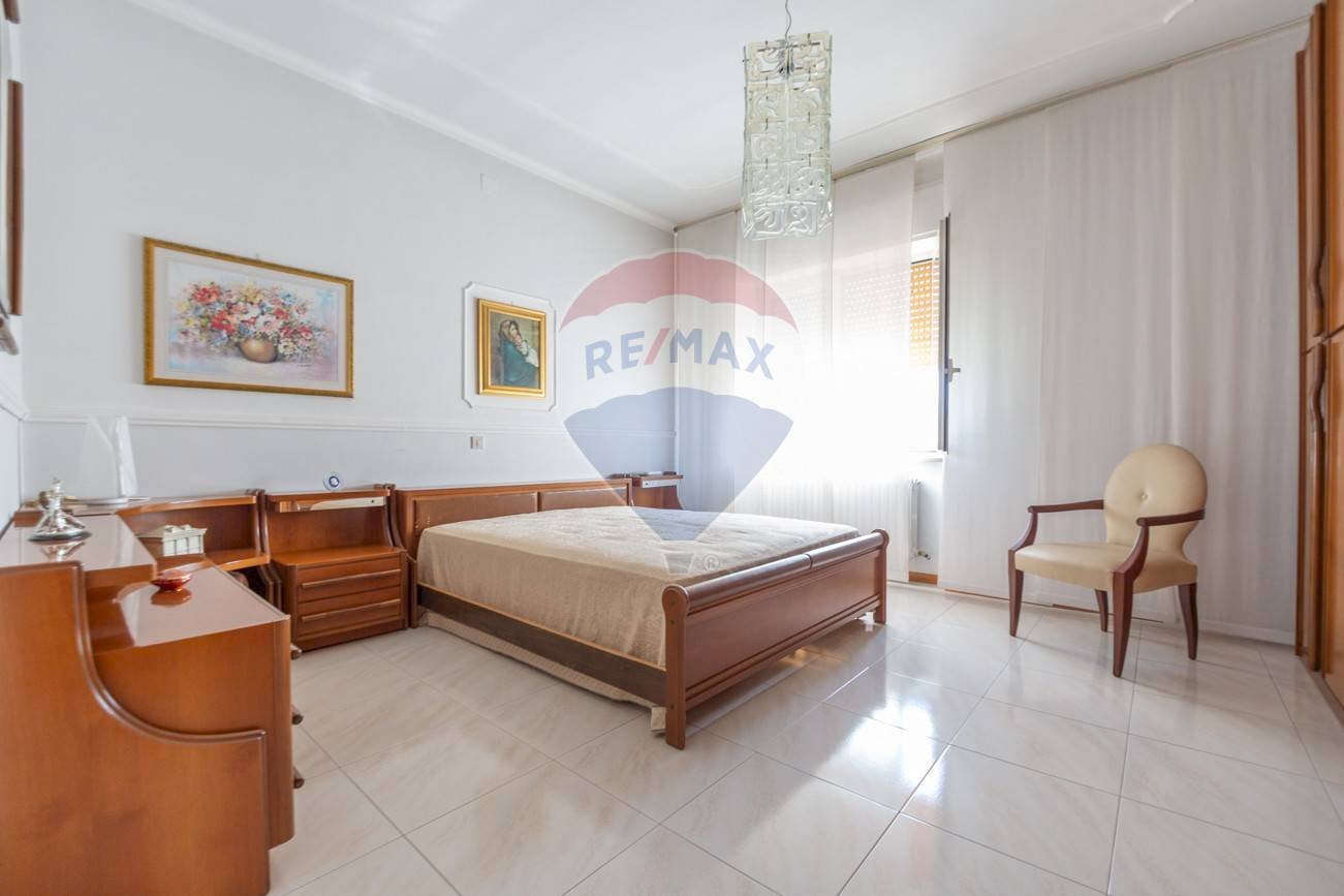 Camera / camera da letto - Semi-detached house Via Pietro Nenni
57, Scafa - photo 2
