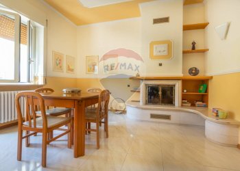 Sala da pranzo - Semi-detached house Via Pietro Nenni
 
57, Scafa - photo 2