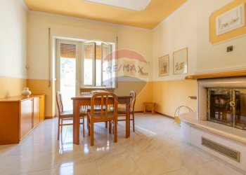 Sala da pranzo - Semi-detached house Via Pietro Nenni
 
57, Scafa - photo 5