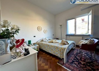 Seconda camera matrimoniale al piano terra - Villa Spinarosa, Montignoso - foto 21