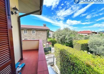 balcone perimetrale - Casa semi indipendente Via tavernelle, Montignoso - foto 16