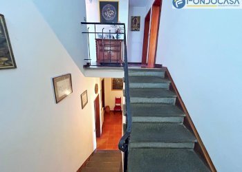 dettaglio scala - Villa Via del Giardinaccio, Pietrasanta - foto 33