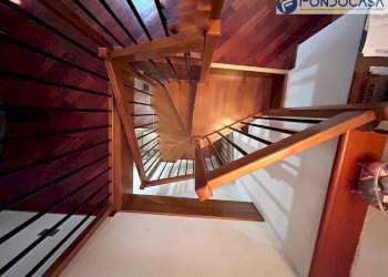 dettaglio scala - Villa Via del Giardinaccio, Pietrasanta - foto 51