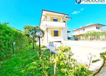 esterno - Villa Via Frencesco Donati
 
236, Forte dei Marmi - foto 40
