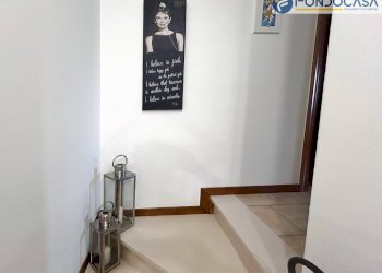 dettaglio scala - Villa via degli Olmi, Pietrasanta - foto 19