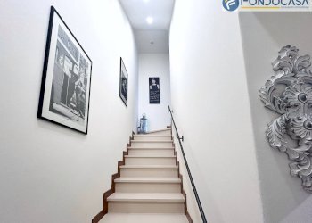 dettaglio scala - Villa via degli Olmi, Pietrasanta - foto 20