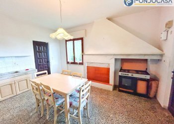 zona pranzo con camino - Villa via risciolo, Pietrasanta - foto 10