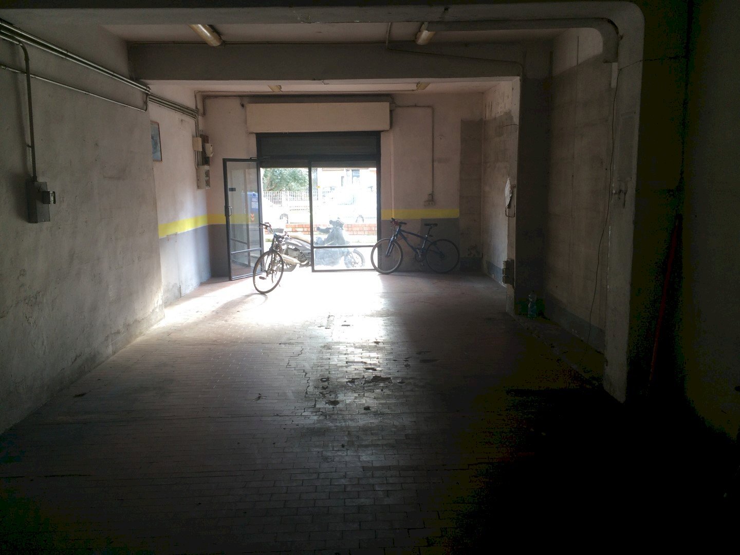 Foto 1 - Commercial Activity Via Carlo Cattaneo
 
1, Pisa - photo 1