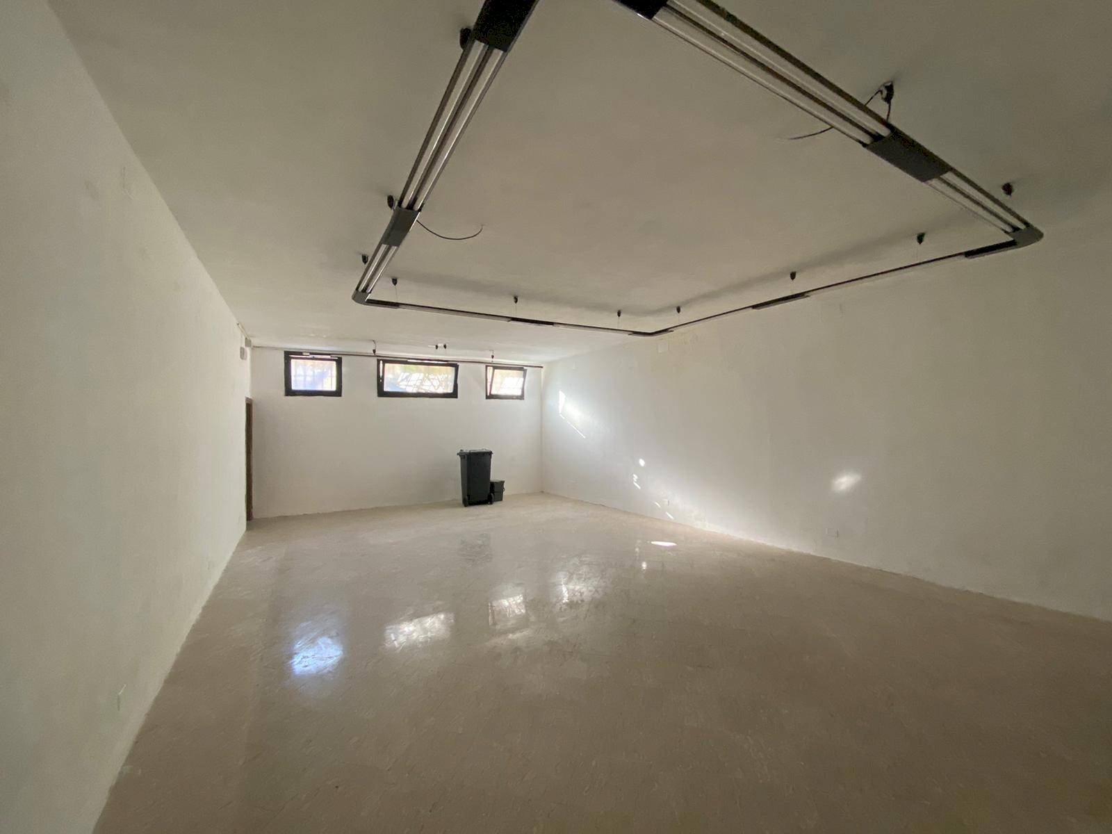 Foto 1 - Commercial Activity via tosco romagnola
 
300, Cascina - photo 1