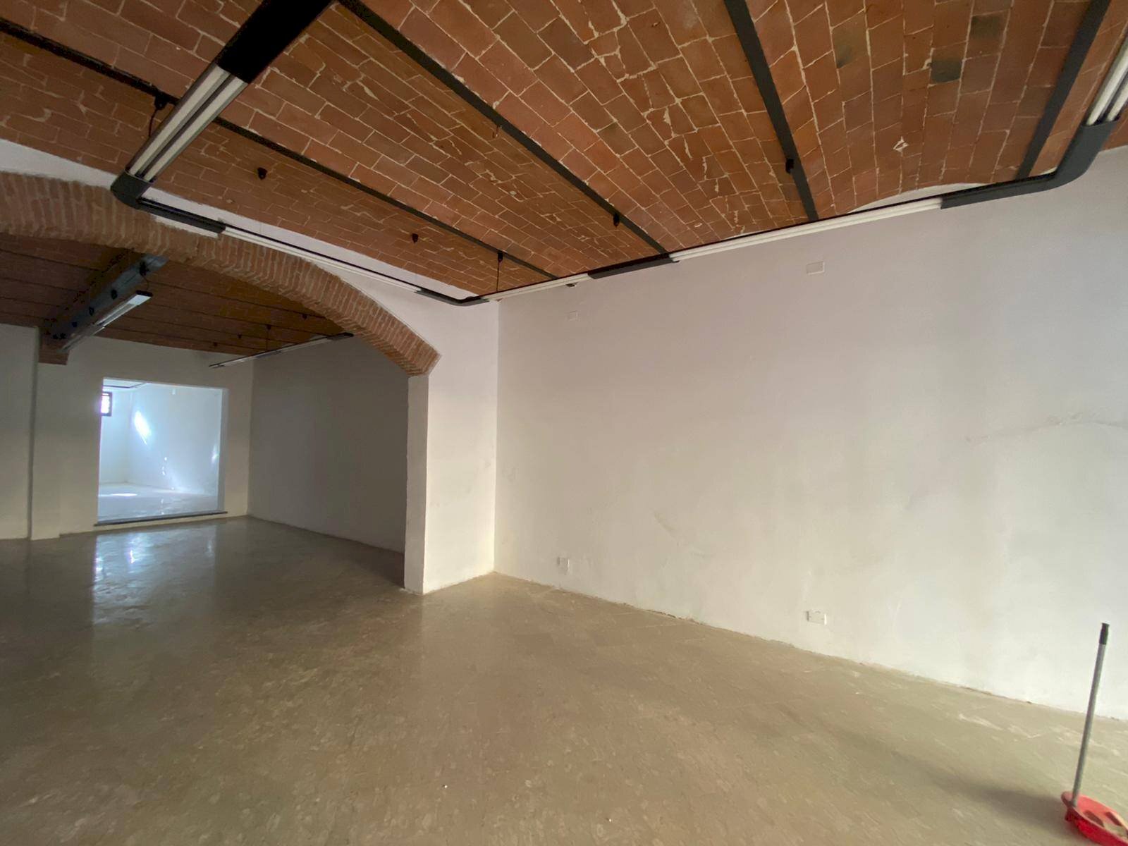 Foto 2 - Commercial Activity via tosco romagnola
 
300, Cascina - photo 2