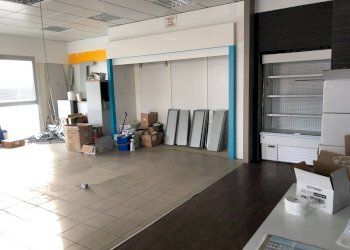 Foto 4 - Commercial Activity via tosco romagnola
 
1, Cascina - photo 4