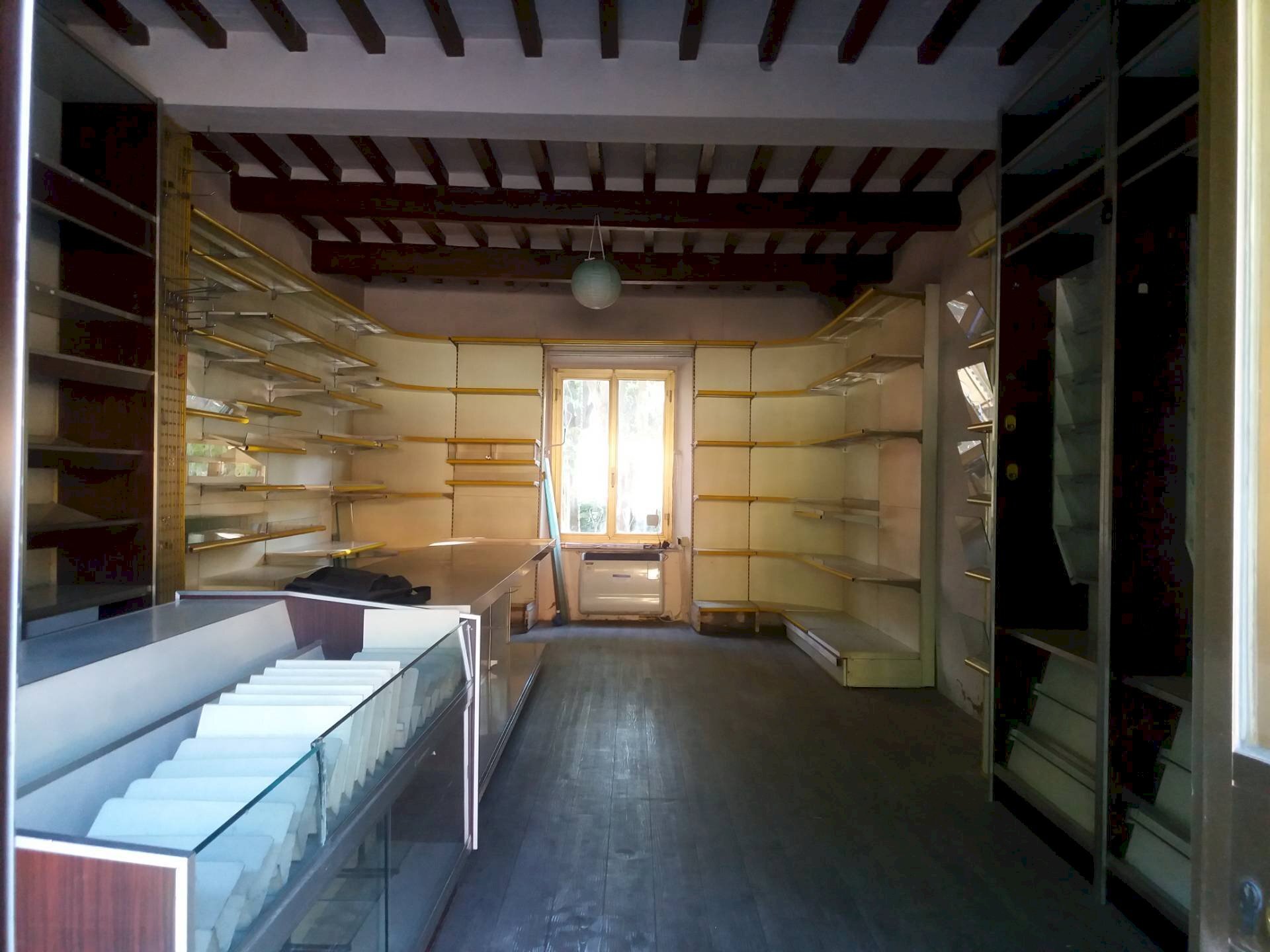 Foto 2 - Attività Commerciale via statale abetone
 
-, San Giuliano Terme - foto 2