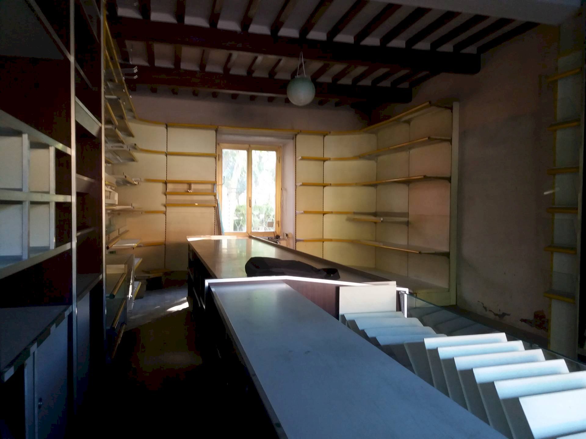 Foto 3 - Attività Commerciale via statale abetone
 
-, San Giuliano Terme - foto 3