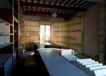 Foto 3 - Attività Commerciale via statale abetone
 
-, San Giuliano Terme - foto 3