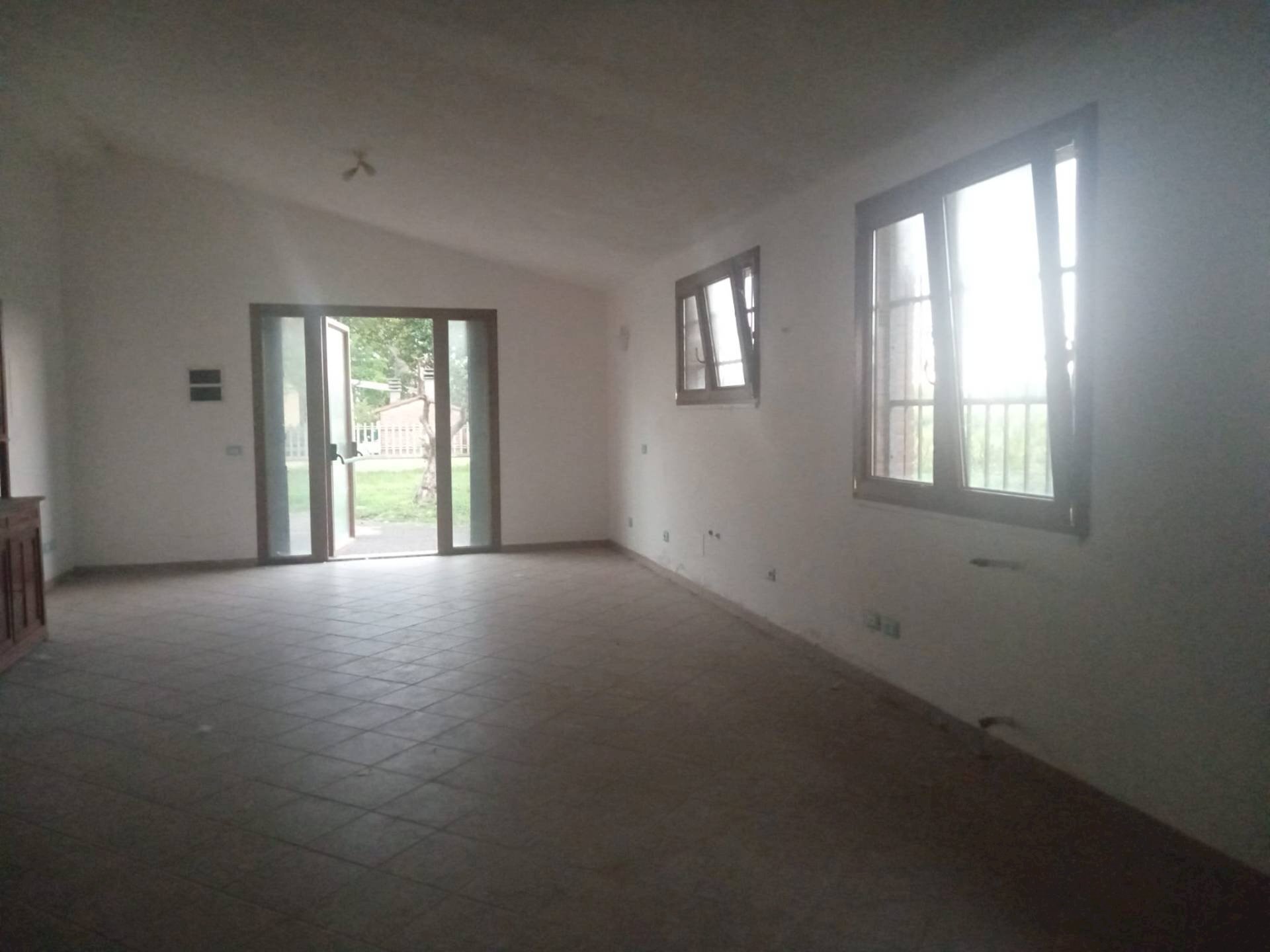 Foto 1 - Commercial Activity via carlo marx
 
-, San Giuliano Terme - photo 1