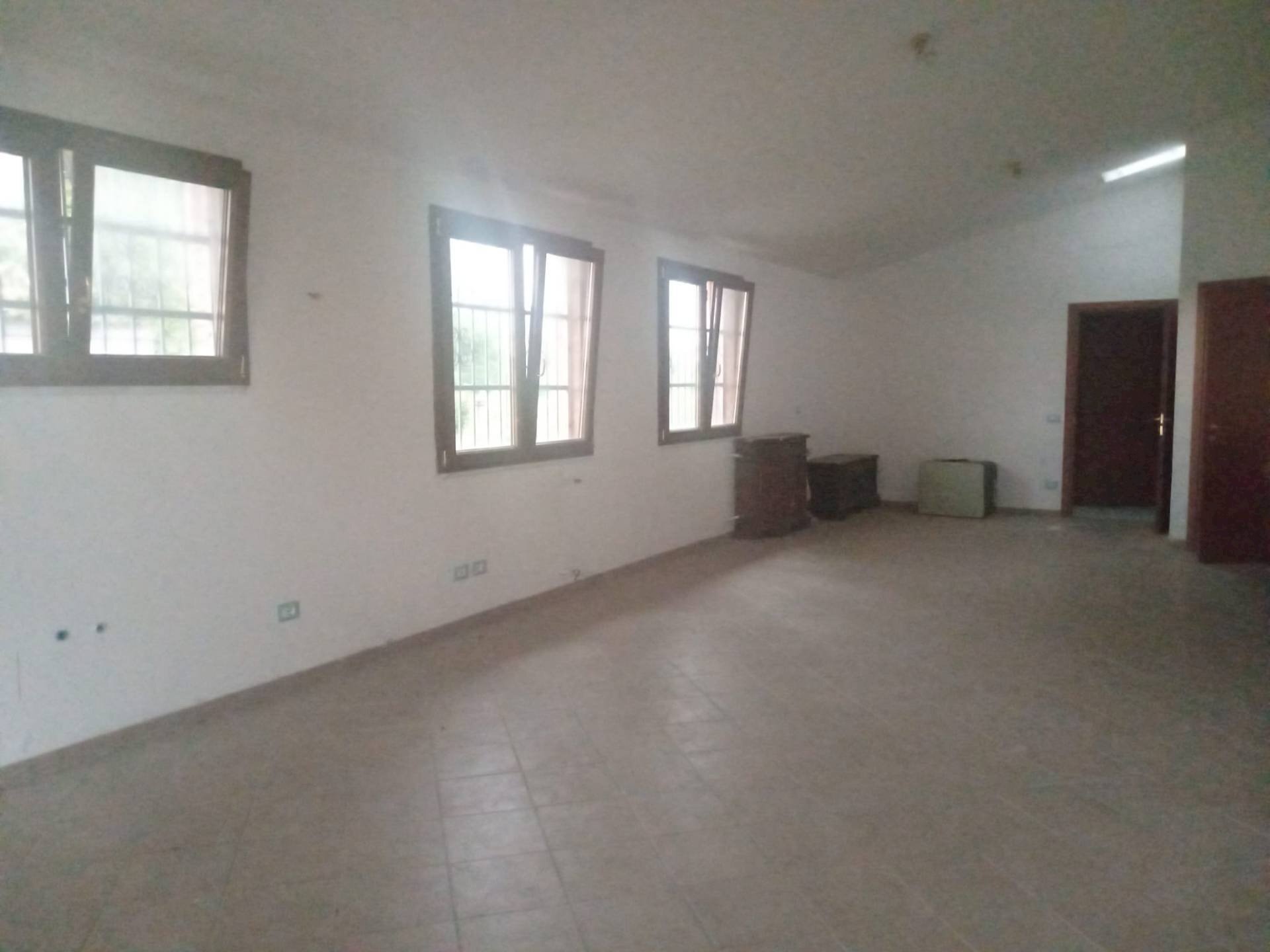 Foto 2 - Commercial Activity via carlo marx
 
-, San Giuliano Terme - photo 2