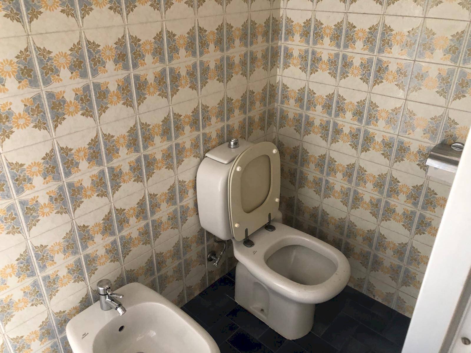 Foto 2 - Commercial Activity via tosco romagnola
 
1, Cascina - photo 2