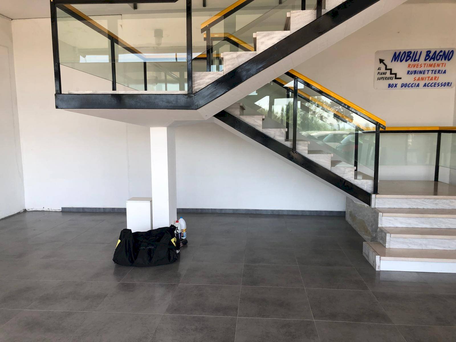 Foto 1 - Attività Commerciale via tosco romagnola
 
1, Cascina - planimetria 1