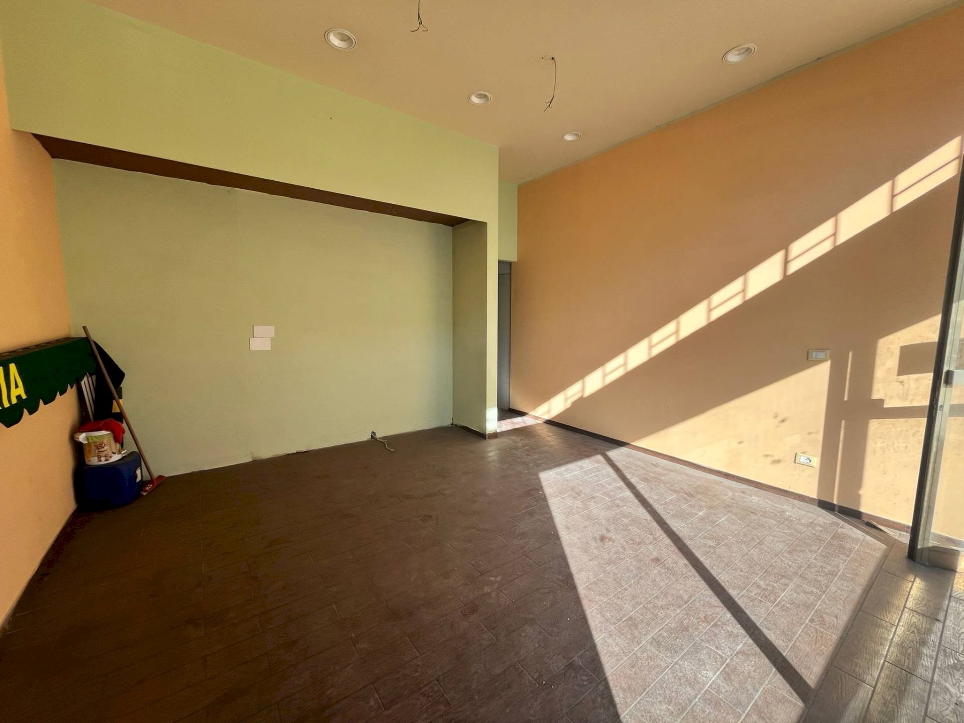 Foto 2 - Attività Commerciale Via michelangelo
 
15, Pisa - foto 2