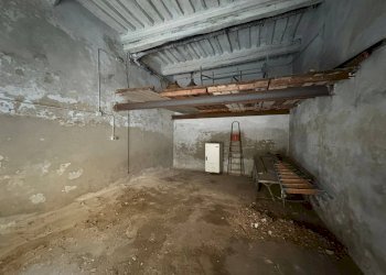 Foto 2 - Attività Commerciale Via Curtatone E Montanara
 
1, Pisa - foto 2