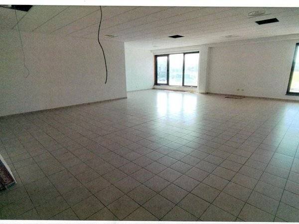 Foto 2 - Attività Commerciale via tosco romagnola
 
1, Cascina - foto 2