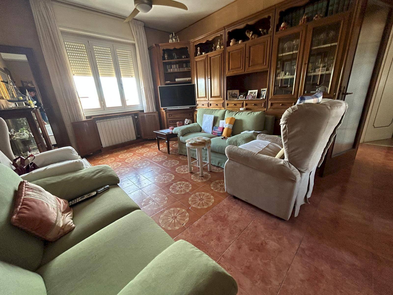 Foto 2 - Four-room apartment via giovanni pascoli
 
1, Cascina - photo 2