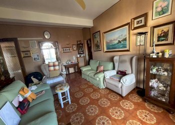 Foto 3 - Quadrilocale via giovanni pascoli
 
1, Cascina - foto 3