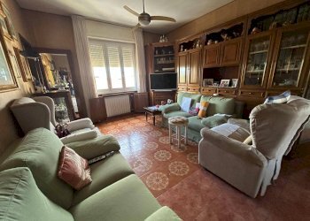 Foto 4 - Quadrilocale via giovanni pascoli
 
1, Cascina - foto 4