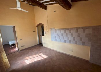 Foto 1 - Quadrilocale via piastroni
 
25, Cascina - foto 1