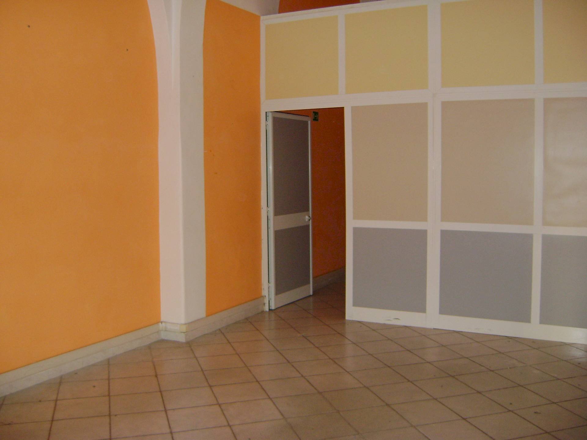 Foto 2 - Attività Commerciale Piazza Elia Benamozegh, Livorno - foto 2