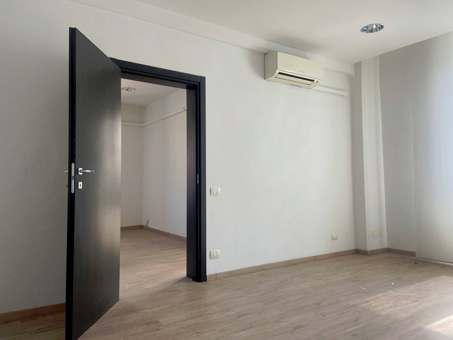 Foto 3 - Office Via Lamarmora
 
22, Livorno - photo 3