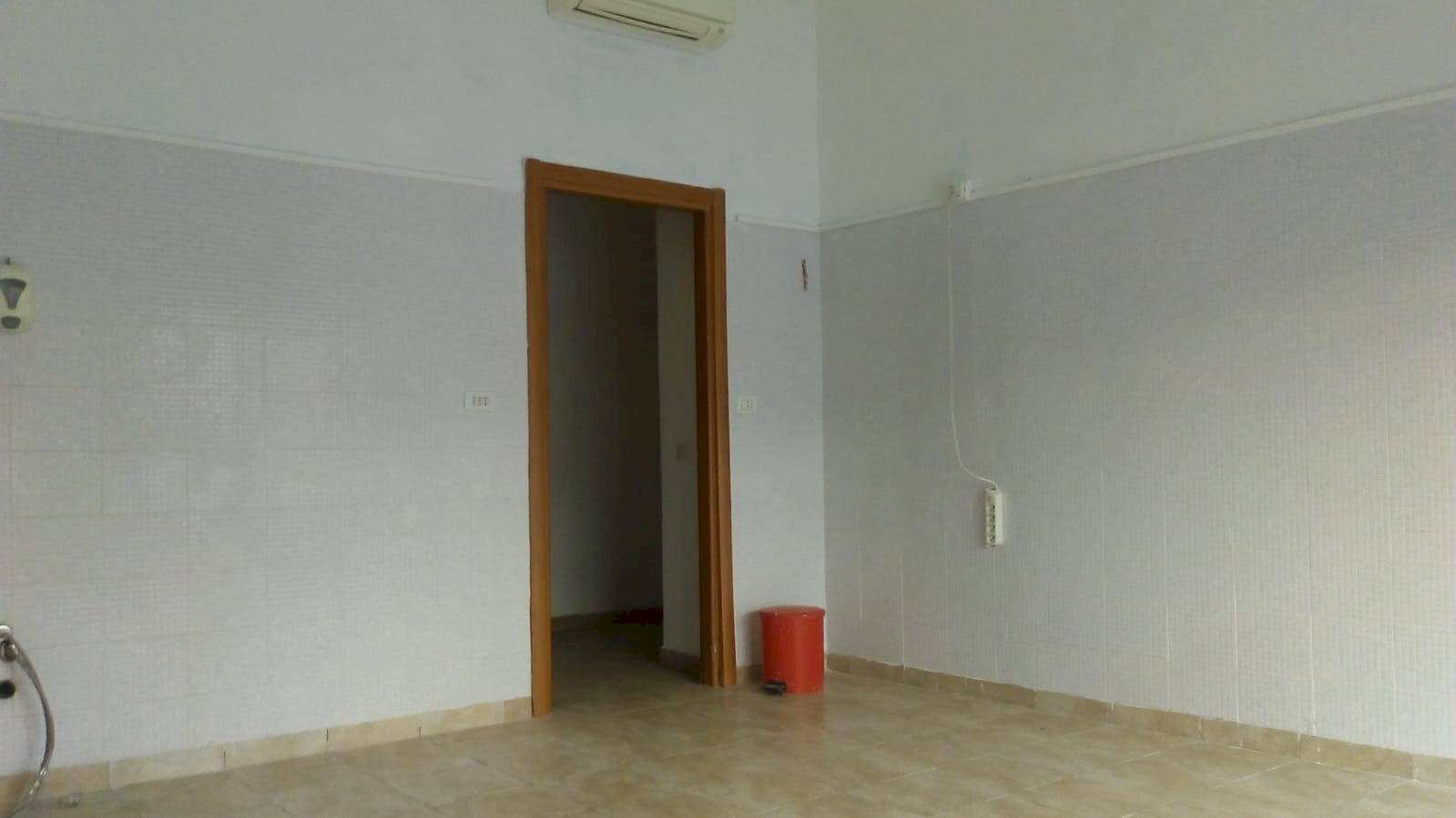 Foto 3 - Attività Commerciale Via Buontalenti
 
17, Livorno - foto 3