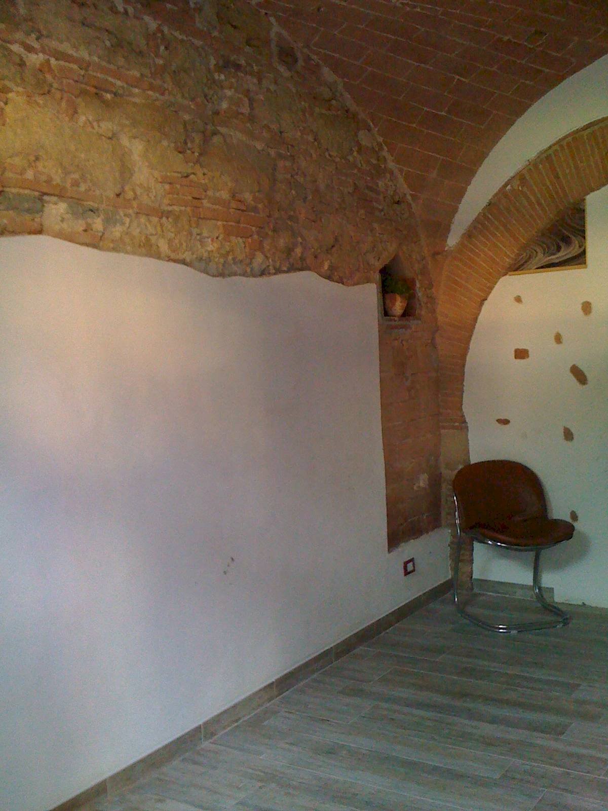 Foto 3 - Attività Commerciale Piazza Garibaldi
 
2, Livorno - foto 3