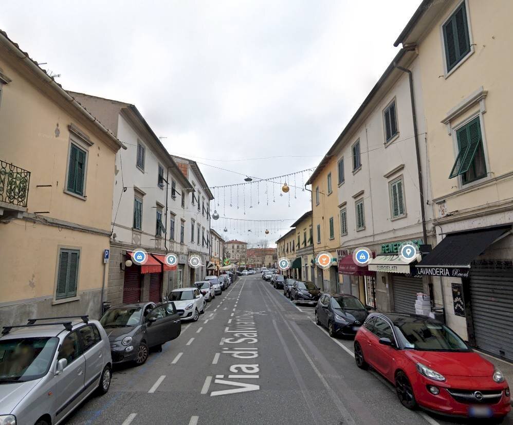 Foto 1 - Commercial Activity Piazza Damiano Chiesa
 
22, Livorno - photo 1