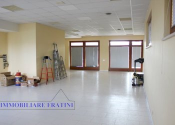 Foto 1 - Commercial Premises Maltignano, Maltignano - photo 1