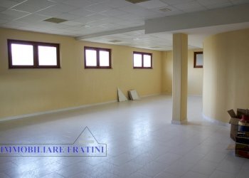 Foto 2 - Commercial Premises Maltignano, Maltignano - photo 2