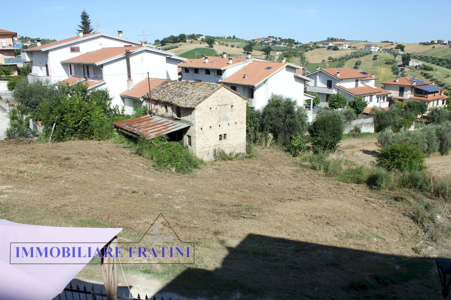 Foto 2 - Terreno edificabile Via Gran sasso
 
5, Ancarano - foto 2