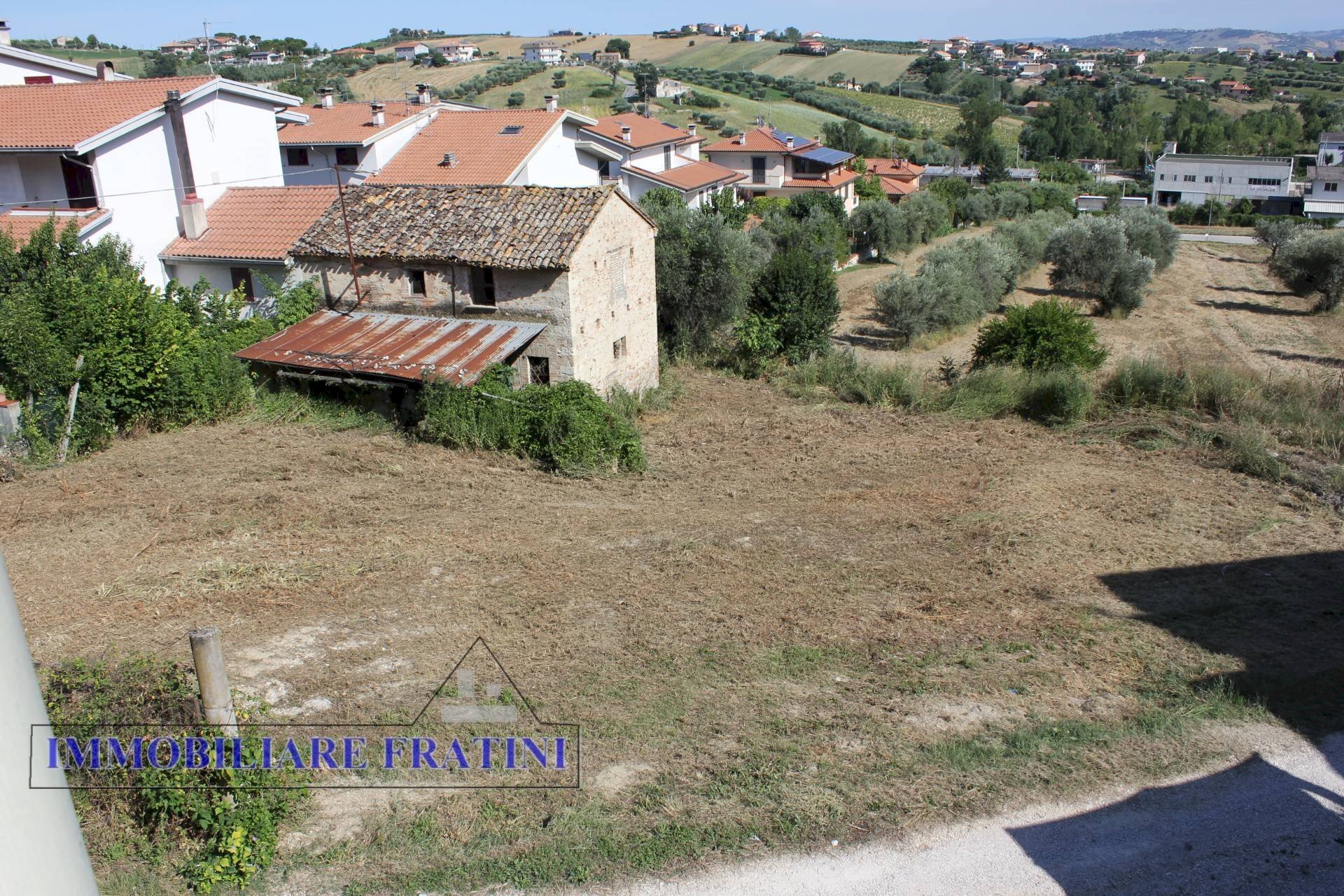 Foto 3 - Terreno edificabile Via Gran sasso
 
5, Ancarano - foto 3