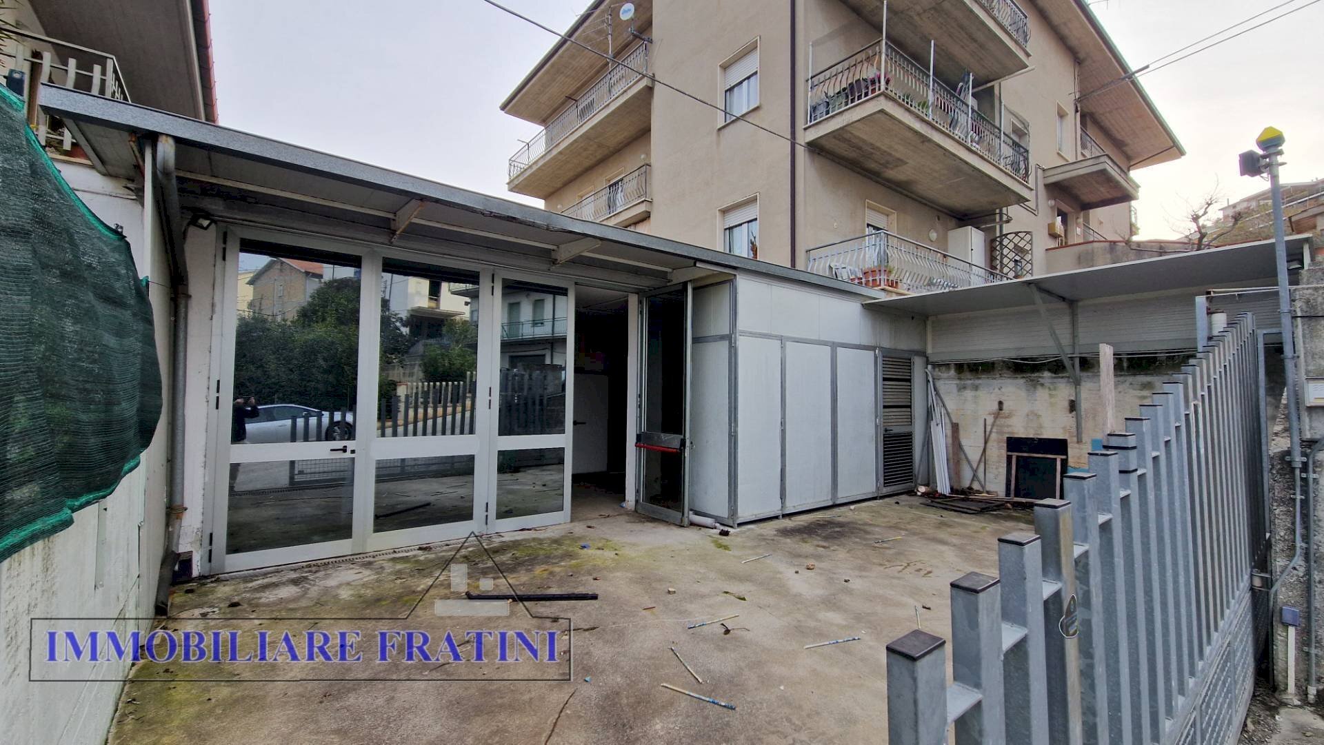 Foto 1 - Magazzino Via Maiella
 
4, Ancarano - foto 1