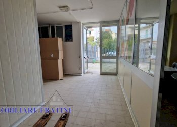 Foto 4 - Magazzino Via Maiella
 
4, Ancarano - foto 4